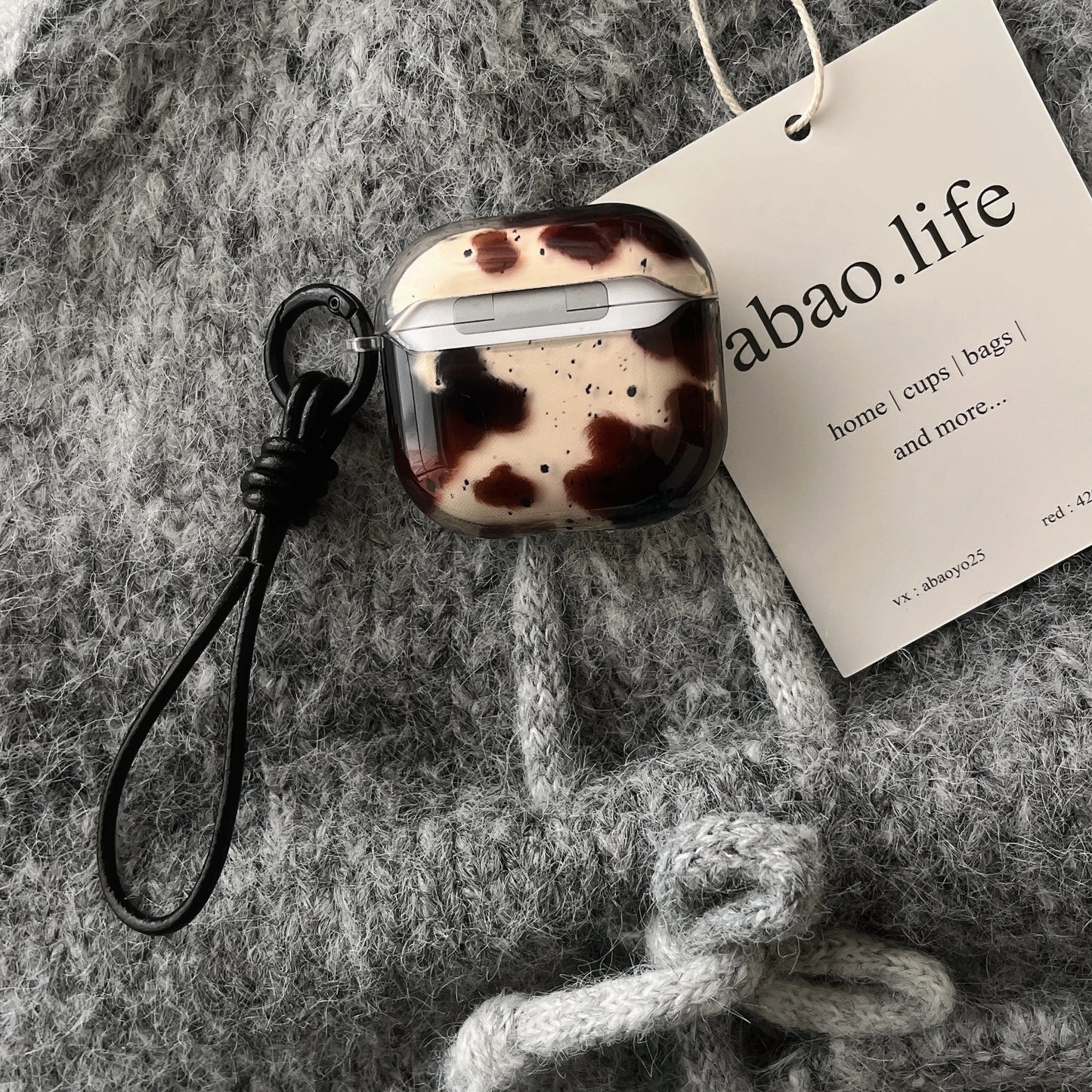 Transparent Black Brown Cow Pattern Splash Ink + Rope Suitable for Apple for Airpodspro2 Case/For Airpodspro Case/For Airpods4 Case/For Airpods3 Case/For Airpods2 Case Simple Earphone Case