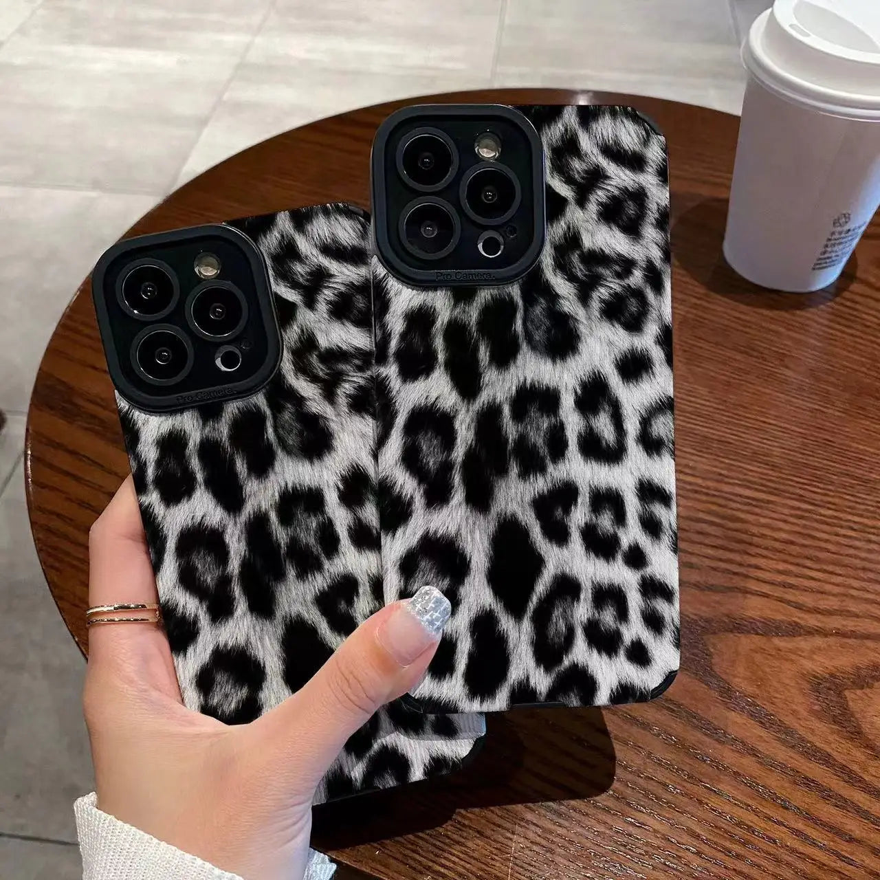 Black and white leopard print graphic phone case for iPhone 15 14 13 12 11 x XR Xs SE2 SE 8 7 plus pro Max mini Silic