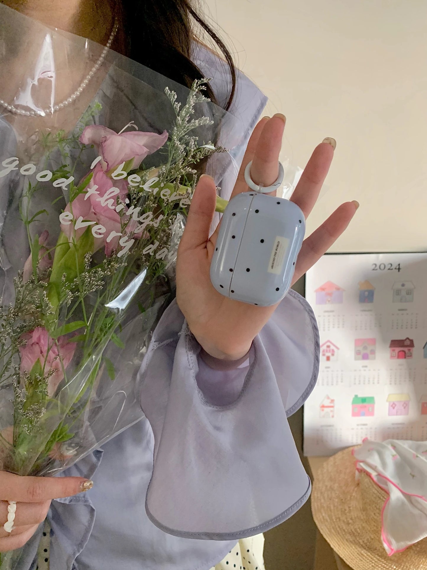 The Blue Polka Dot + Ring Is Suitable for Apple for Airpodspro2 Case/For Airpodspro Case/For Airpods4 Case/For Airpods3 Case/For Airpods2 Case/Fashion Earphone Case/Simple Earphone Case