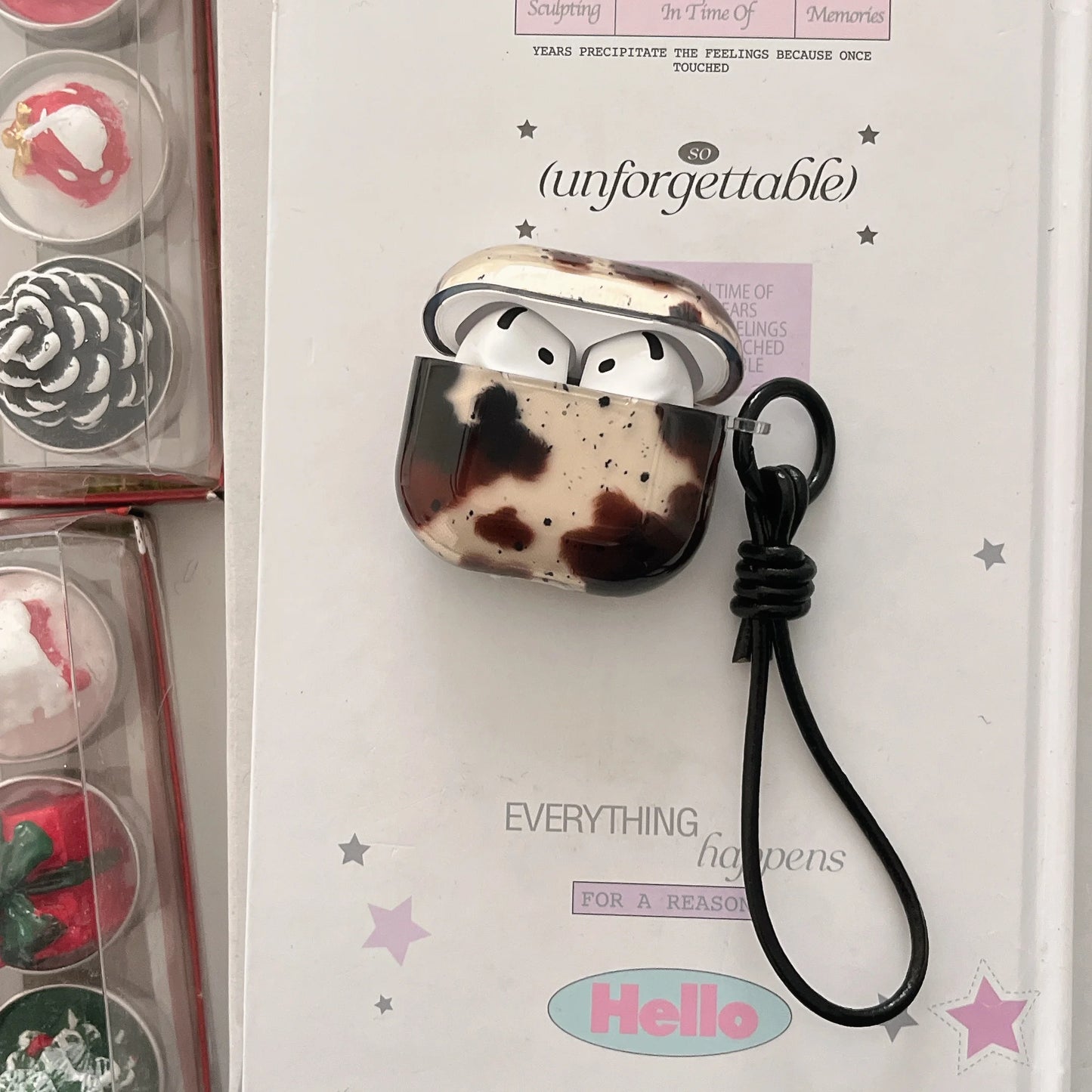 Transparent Black Brown Cow Pattern Splash Ink + Rope Suitable for Apple for Airpodspro2 Case/For Airpodspro Case/For Airpods4 Case/For Airpods3 Case/For Airpods2 Case Simple Earphone Case